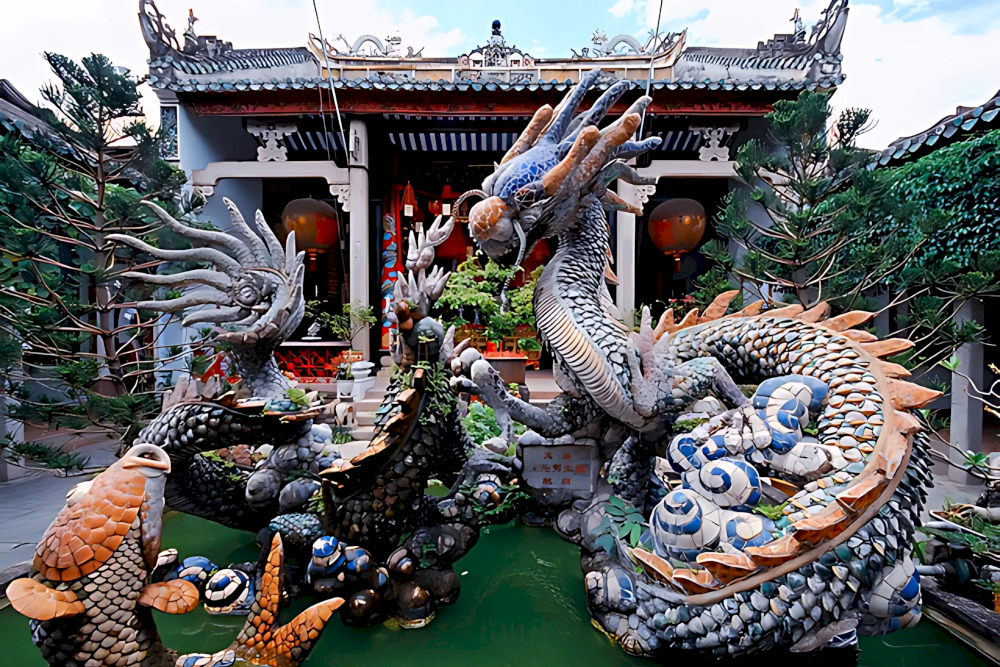 Famous dragon fountain
